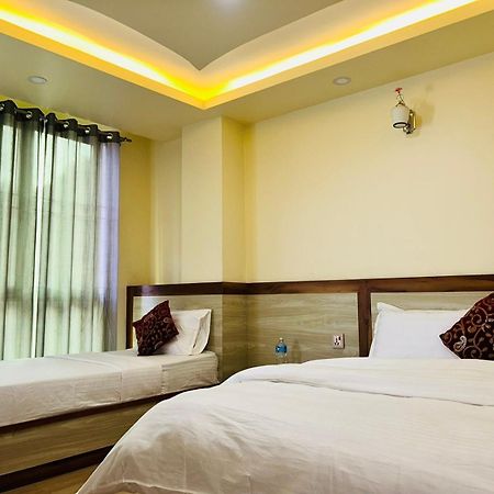 Hotel Balgopal Катманду Экстерьер фото