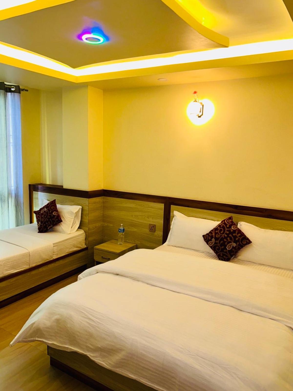 Hotel Balgopal Катманду Экстерьер фото