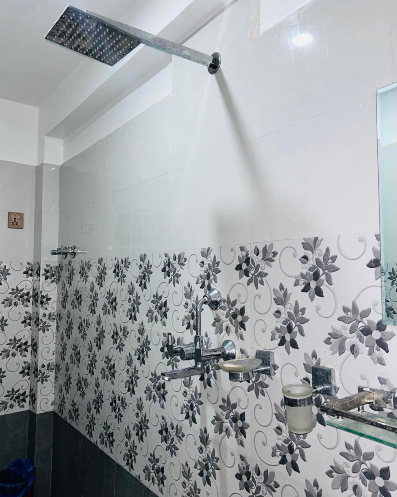 Hotel Balgopal Катманду Экстерьер фото